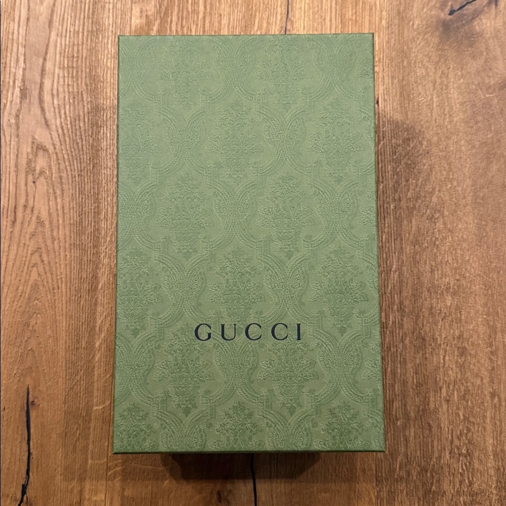 Gucci Metallic Silver Leather Sneakers BRAND NEW size 36+ - Picture 6 of 10